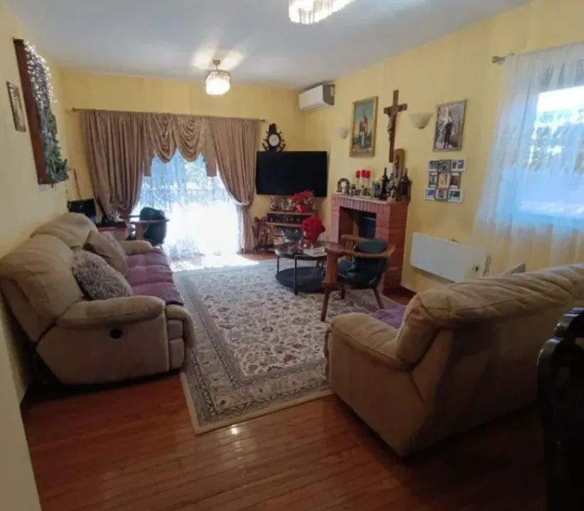 Prodaja, kuća, 200m², Donja Gorica, Podgorica