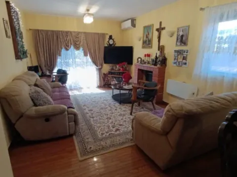 Prodaja, kuća, 200m², Donja Gorica, Podgorica