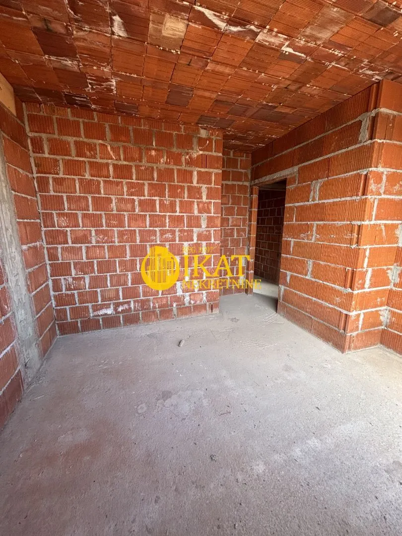 Sale, three bedroom apartment, 69m², Centar, Stara Pazova