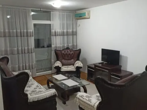 Izdavanje, dvosoban stan, 57m², Kod Big Fashion-a, Podgorica - image 4