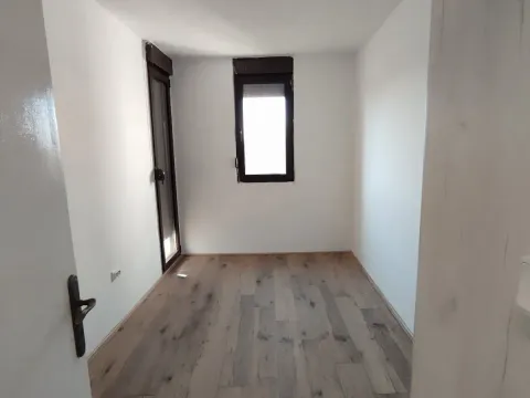 Izdavanje, stan, 74m², Blok 6, Podgorica - image 11