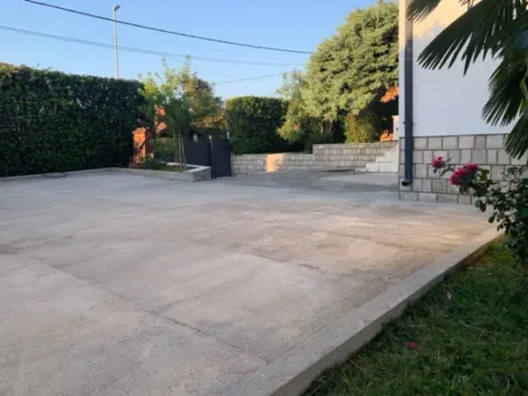 Rent, house, 260m², Zagorič, Podgorica - image 4