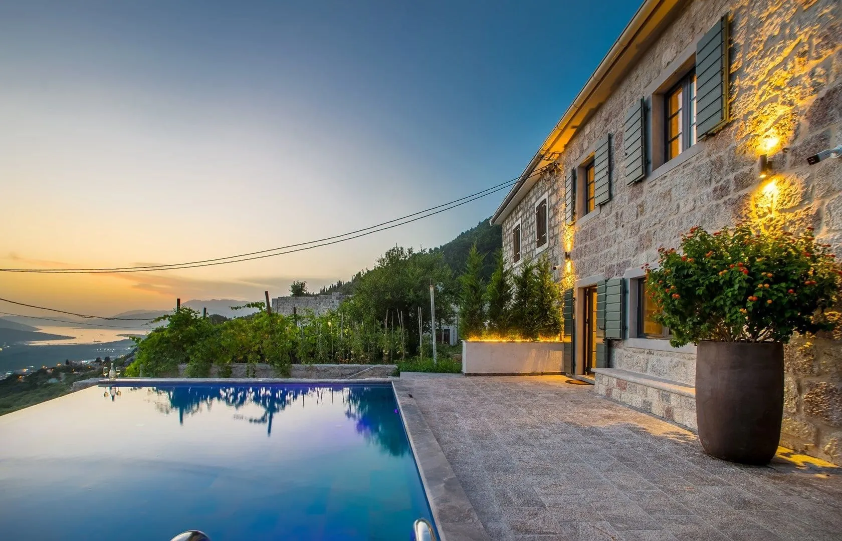 Rent, house, 85m², Nalježići, Kotor