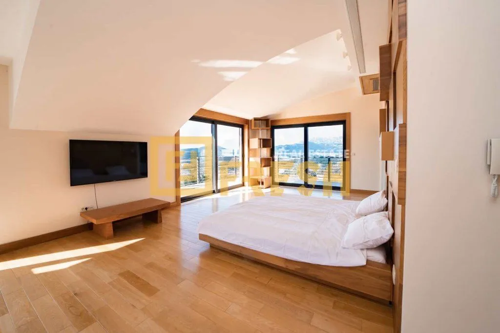 Prodaja, kuća, 310m², Kotor, Crna Gora