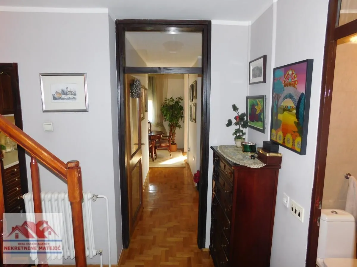 Prodaja, stan, 151m², Vašarište, Kragujevac