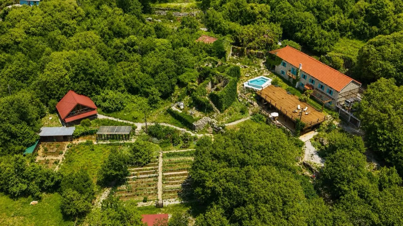 Rent, studio apartment, 20m², Pobrđe, Kotor