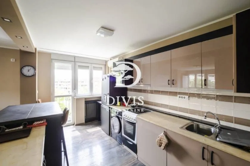 Prodaja, dvosoban stan, 58m², Zemun Sve Podlokacije, Beograd
