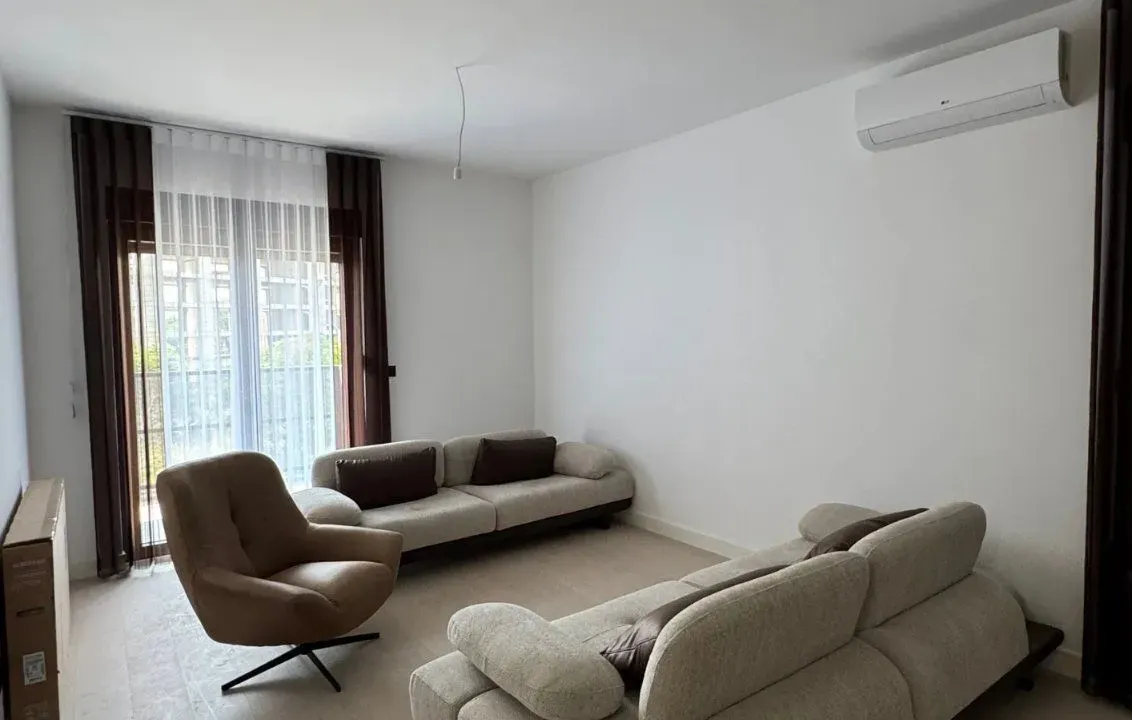 Izdavanje, jednosoban stan, 53m², Podgorica, Crna Gora