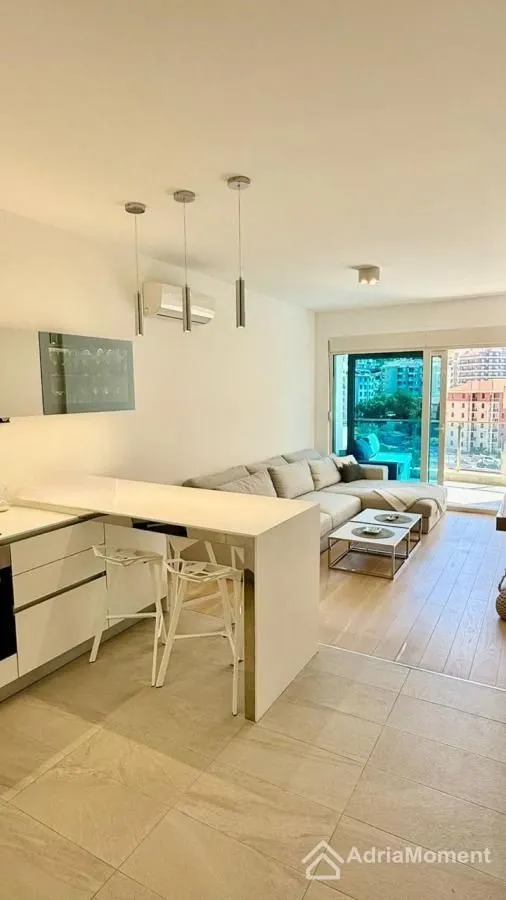 Sale, two bedroom apartment, 58m², Bečići, Budva