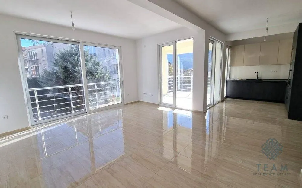 Prodaja, dvosoban stan, 81m², Đenovići, Herceg Novi