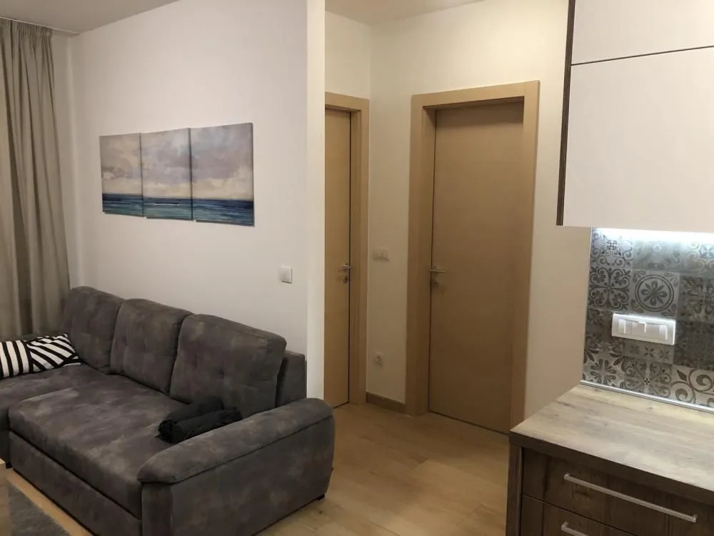 Rent, three bedroom apartment, 68m², Crveni Krst, Beograd