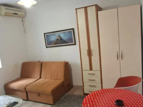 Rent, apartment, 20m², Pejton, Podgorica - image 4