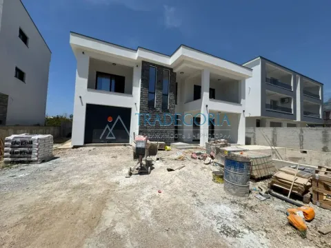 Prodaja, kuća, 235m², Bar, Crna Gora