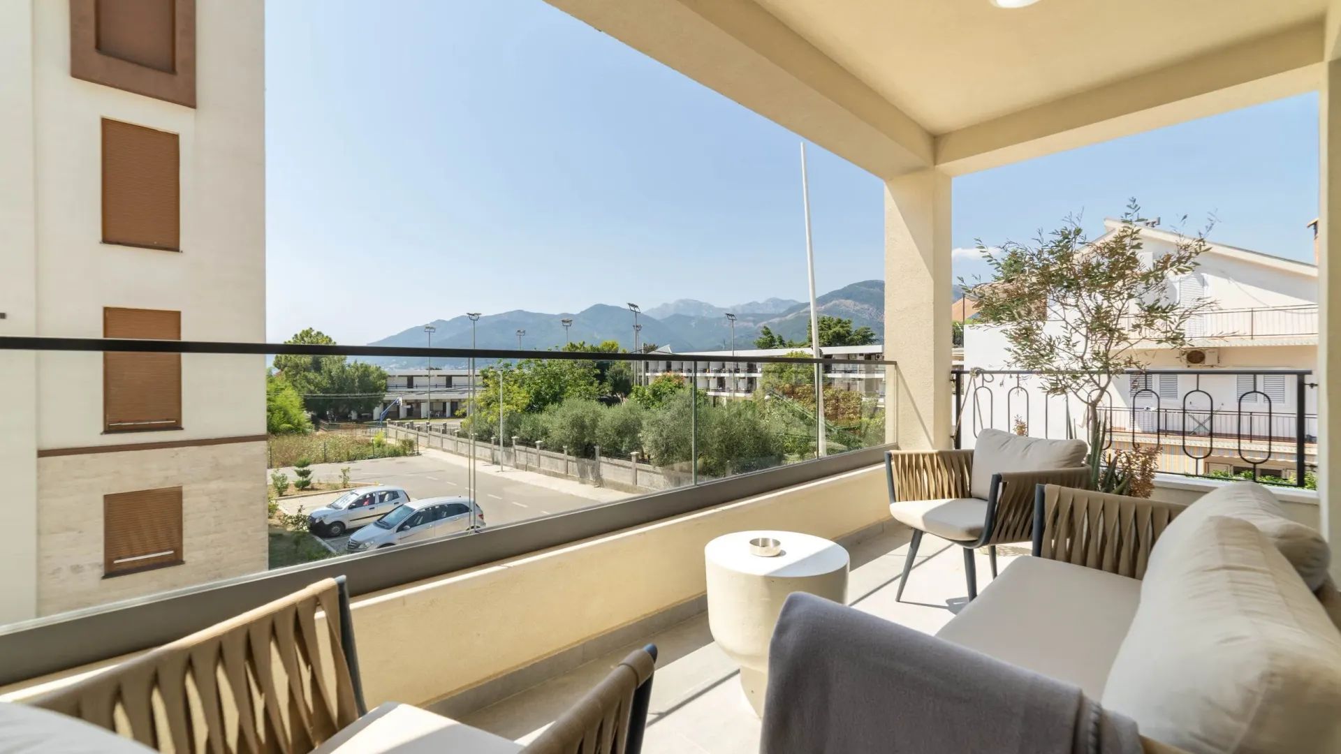 Rent, three bedroom apartment, 85m², Tivat, Crna Gora