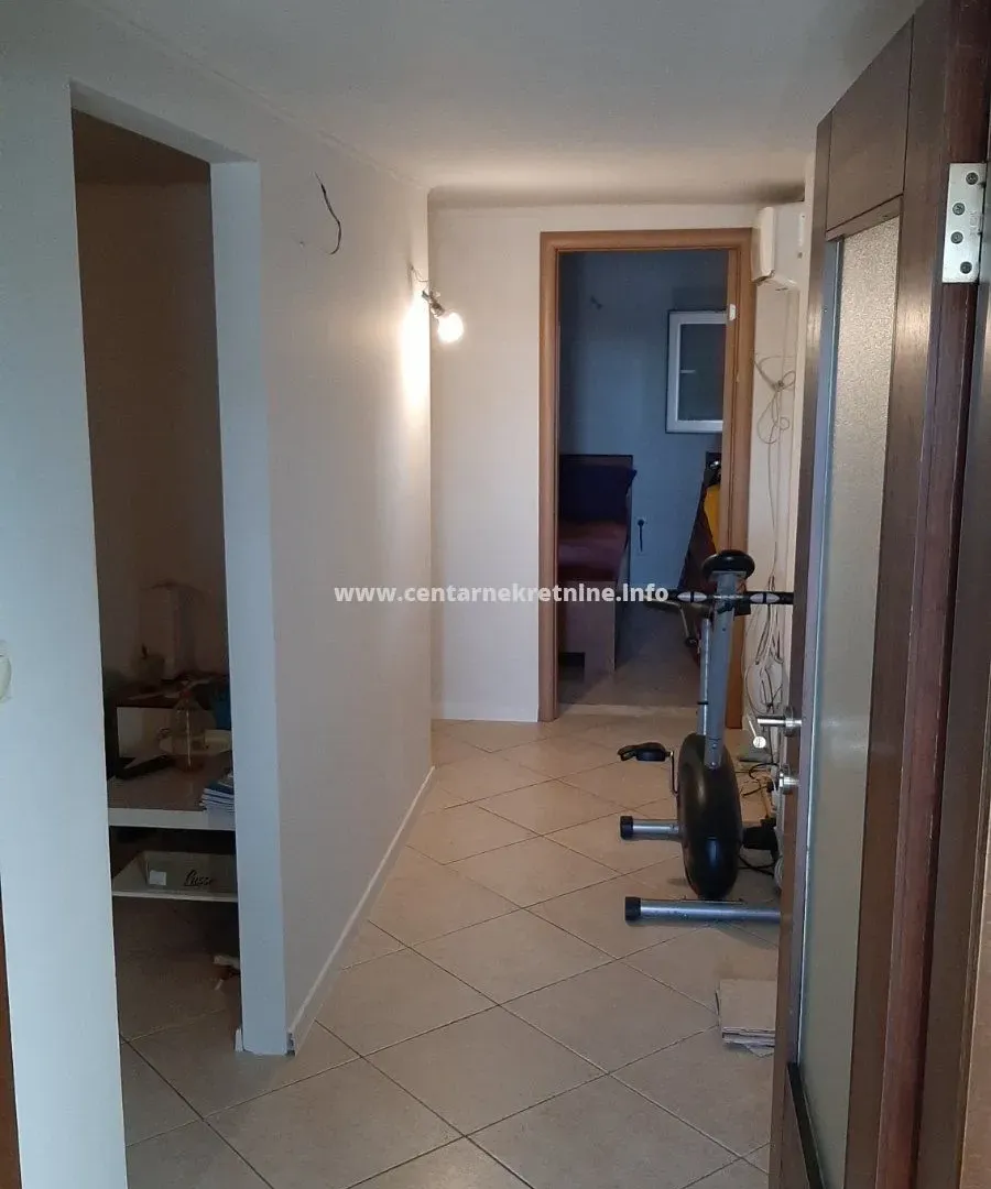 Sale, house, 180m², Konik, Podgorica