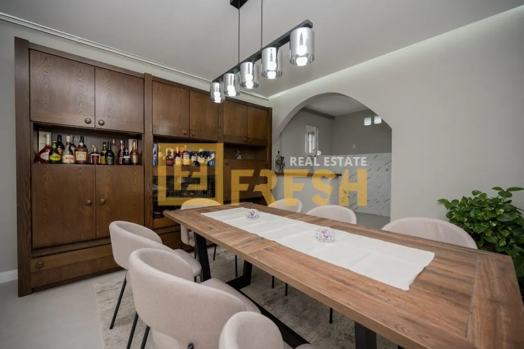 Sale, house, 350m², Vranići, Podgorica