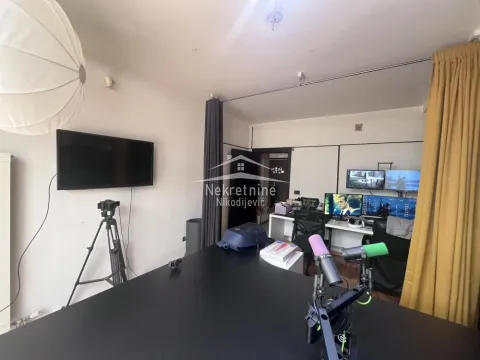 Sale, four bedroom apartment, 167m², Vračar Sve Podlokacije, Beograd - image 10