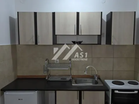 Izdavanje, stan, 25m², Bulevar Evrope, Novi Sad Sve Podlokacije - image 2