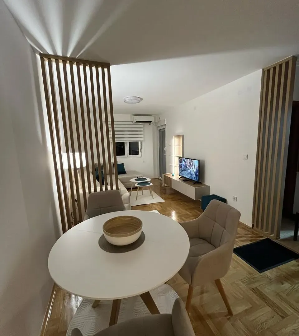 Izdavanje, jednosoban stan, 40m², City Kvart, Podgorica