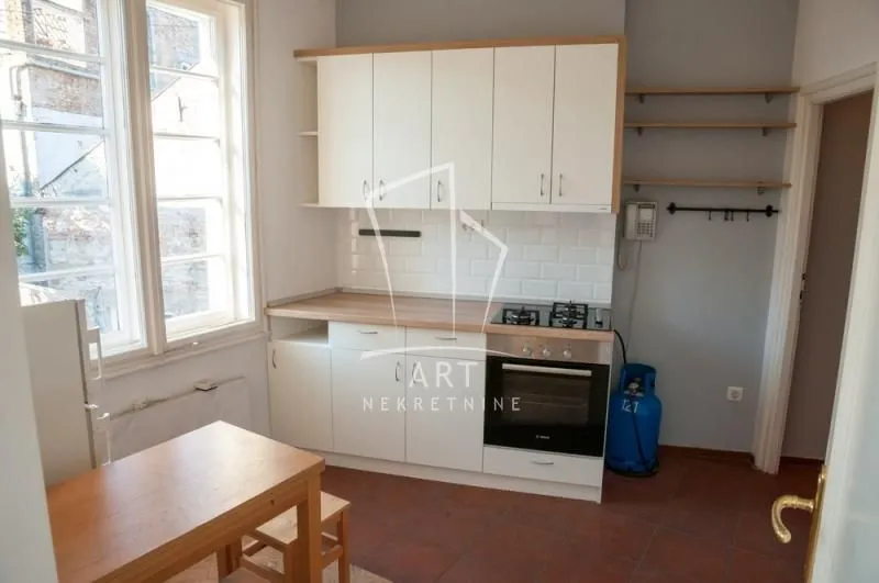 Prodaja, trosoban stan, 104m², Vračar Hram, Vračar Sve Podlokacije