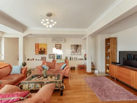 Sale, three bedroom apartment, 244m², Herceg Novi, Crna Gora - image 8