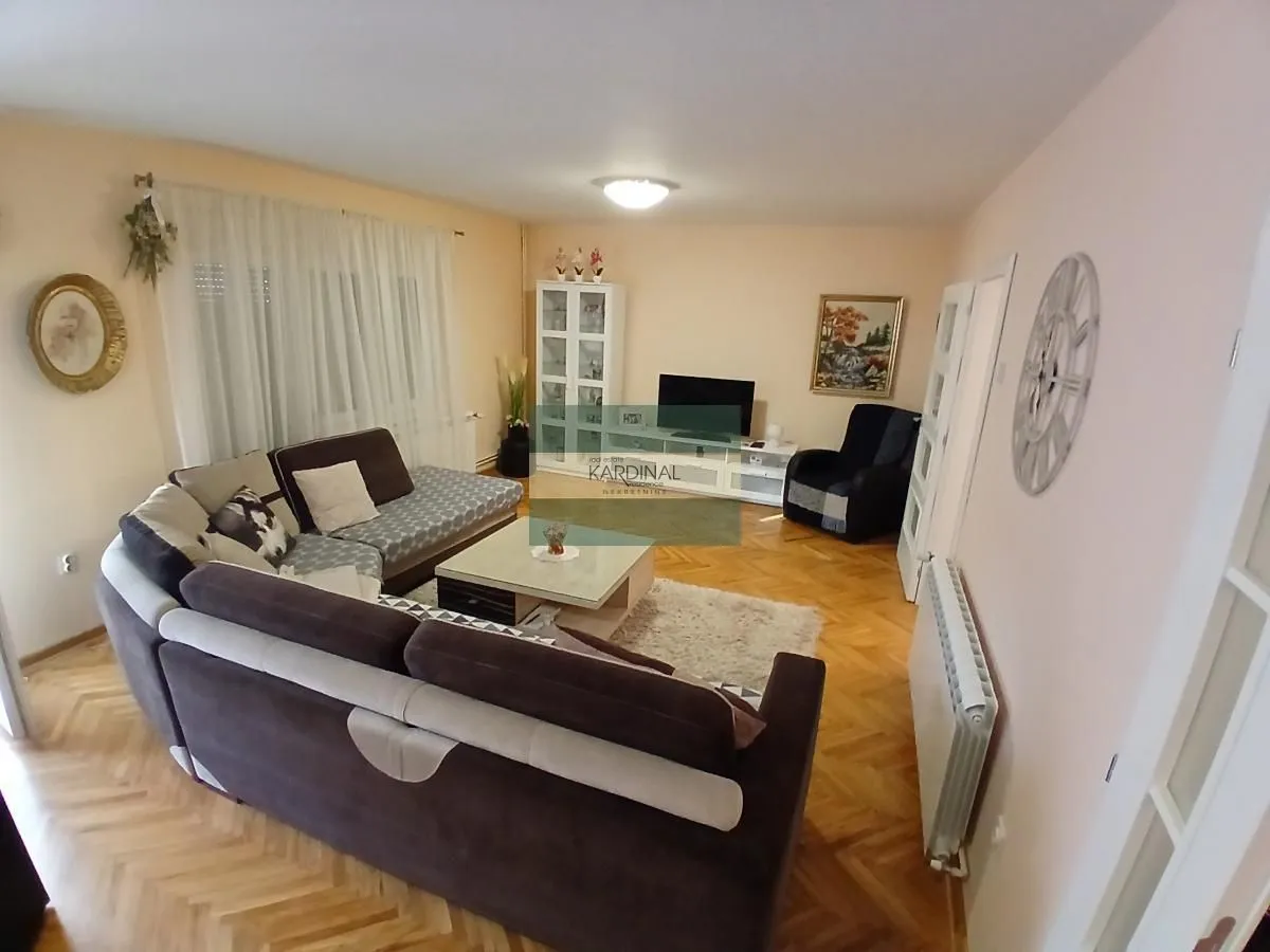Prodaja, kuća, 379m², Trnava, Jagodina