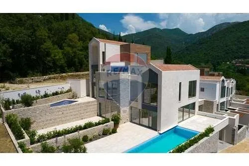 Sale, house, 246m², Gornja Lastva, Tivat