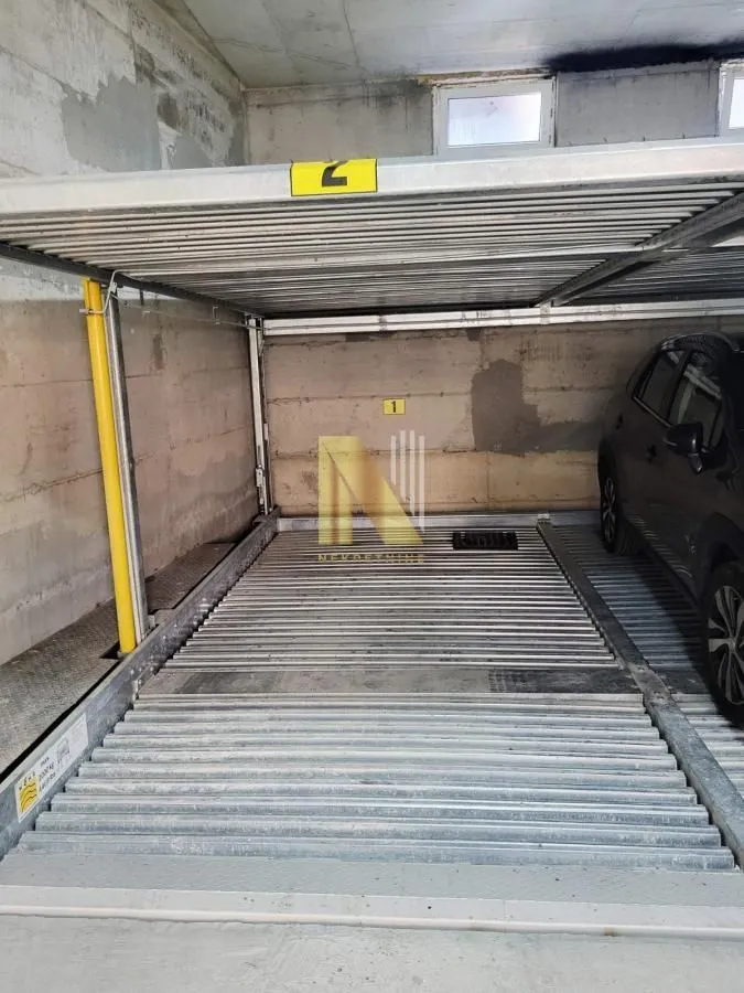 Izdavanje, trosoban stan, 73m², Centar, Novi Sad