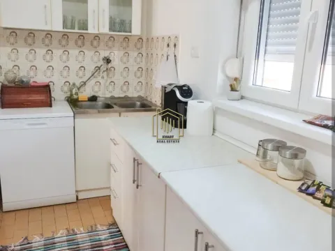 Izdavanje, trosoban stan, 100m², Stari Aerodrom, Podgorica - image 9