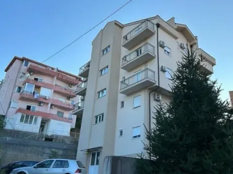 Izdavanje, trosoban stan, 70m², Zabjelo, Podgorica - image 1