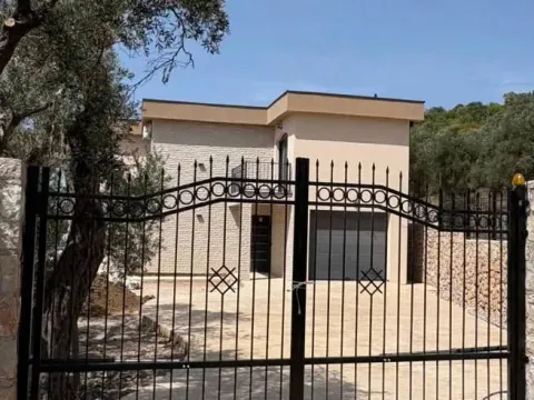 Prodaja, kuća, 225m², Centar, Bar - image 8