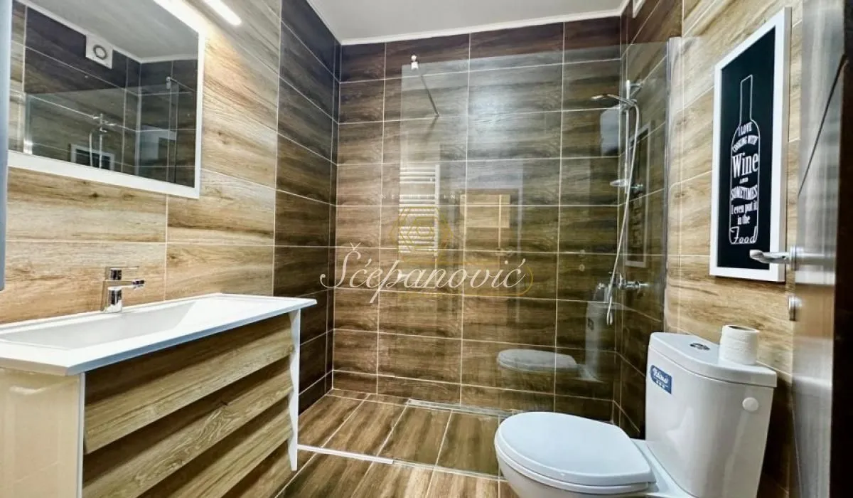 Prodaja, dvosoban stan, 44m², Adamovićevo Naselje, Novi Sad Sve Podlokacije