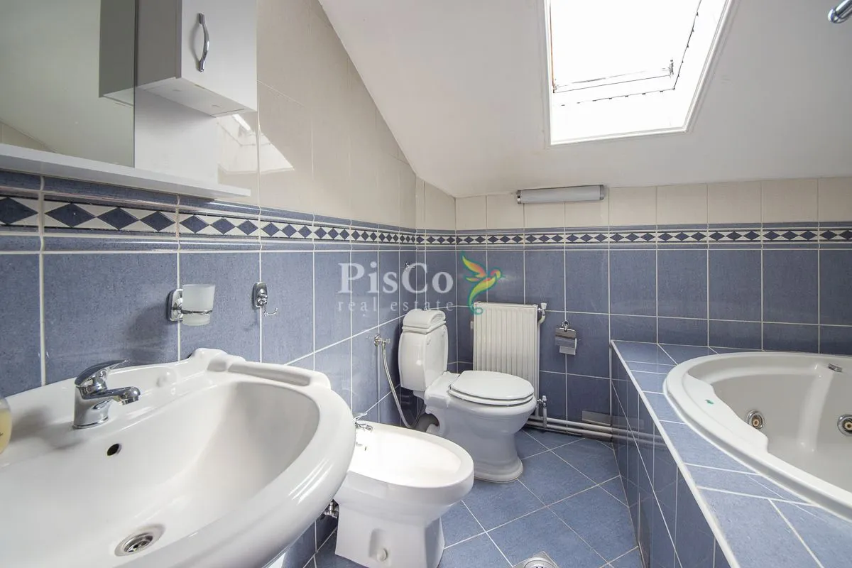 Izdavanje, kuća, 700m², Zagorič, Podgorica
