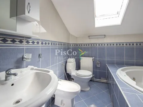 Izdavanje, kuća, 700m², Zagorič, Podgorica - image 8