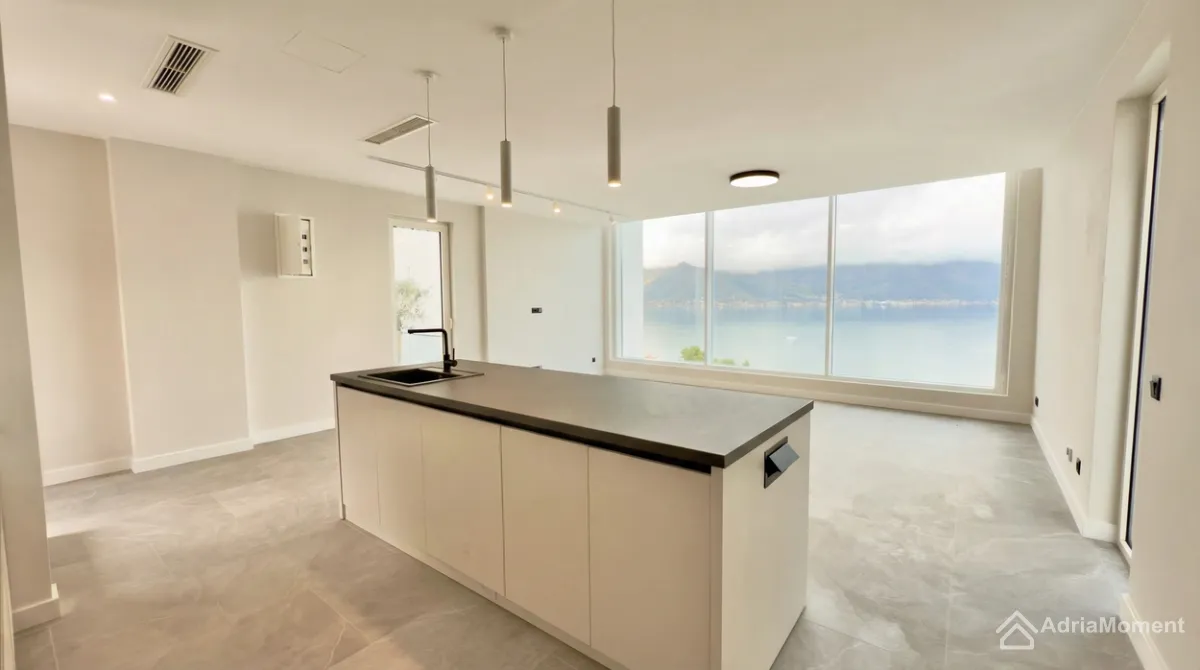 Prodaja, dvosoban stan, 119m², Krašići, Tivat