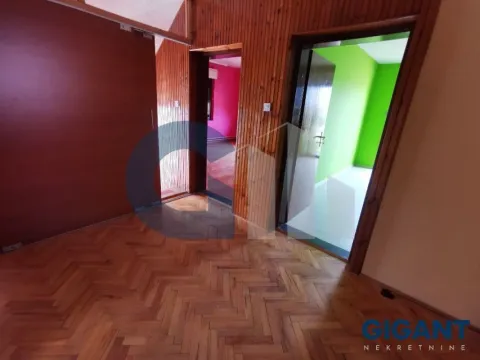 Sale, house, 300m², Zemun Ugrinovci, Zemun Sve Podlokacije - image 6