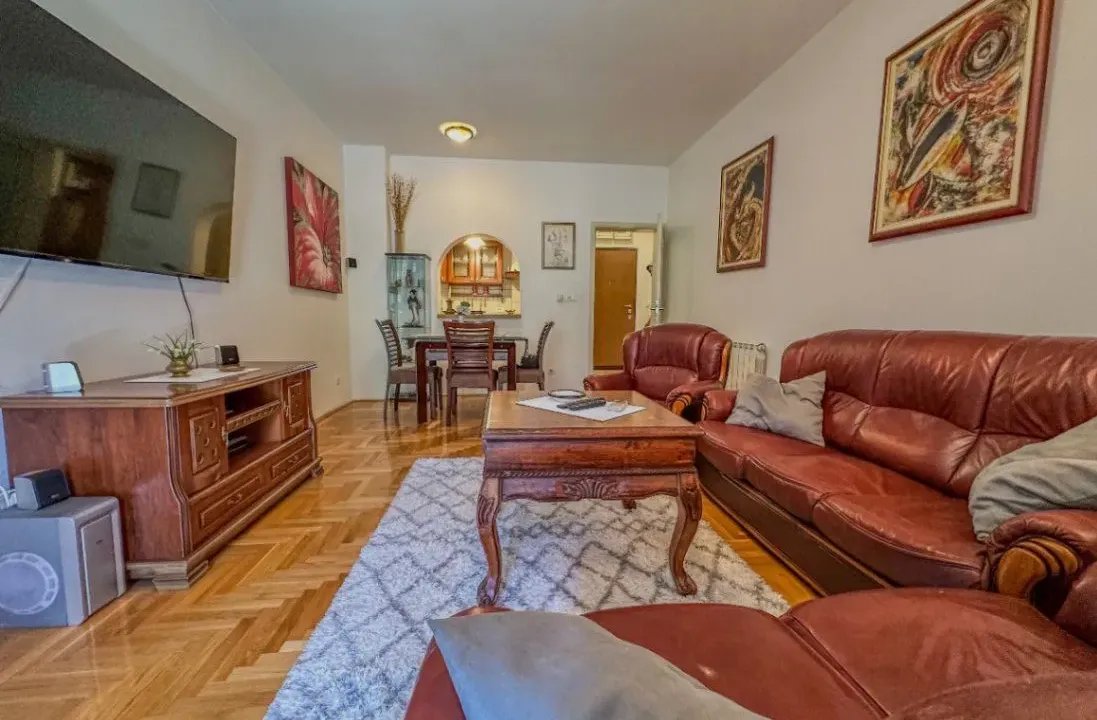 Izdavanje, dvosoban stan, 75m², Preko Morače, Podgorica