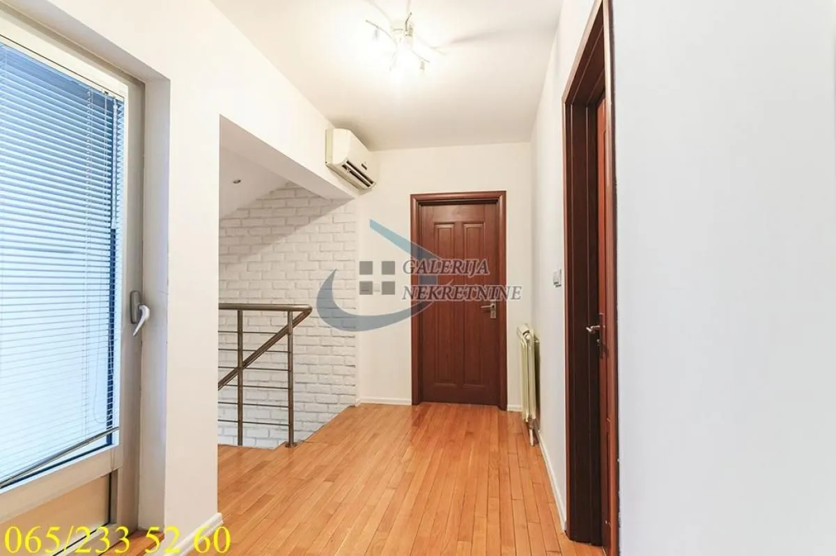 Prodaja, četvorosoban stan, 101m², Autokomanda, Voždovac Sve Podlokacije