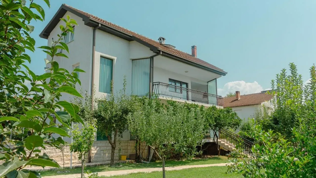 Sale, house, 400m², Zagorič, Podgorica