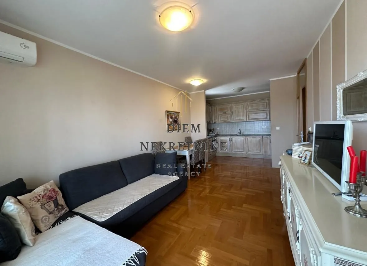 Sale, two bedroom apartment, 69m², Centar, Bar