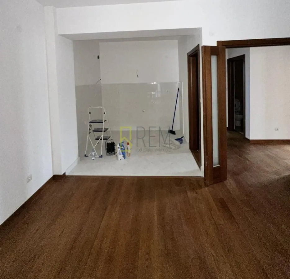 Prodaja, dvosoban stan, 69m², Momišići, Podgorica