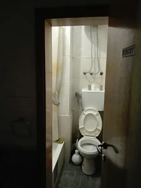Izdavanje, dvosoban stan, 70m², Zemun Centar, Zemun Sve Podlokacije