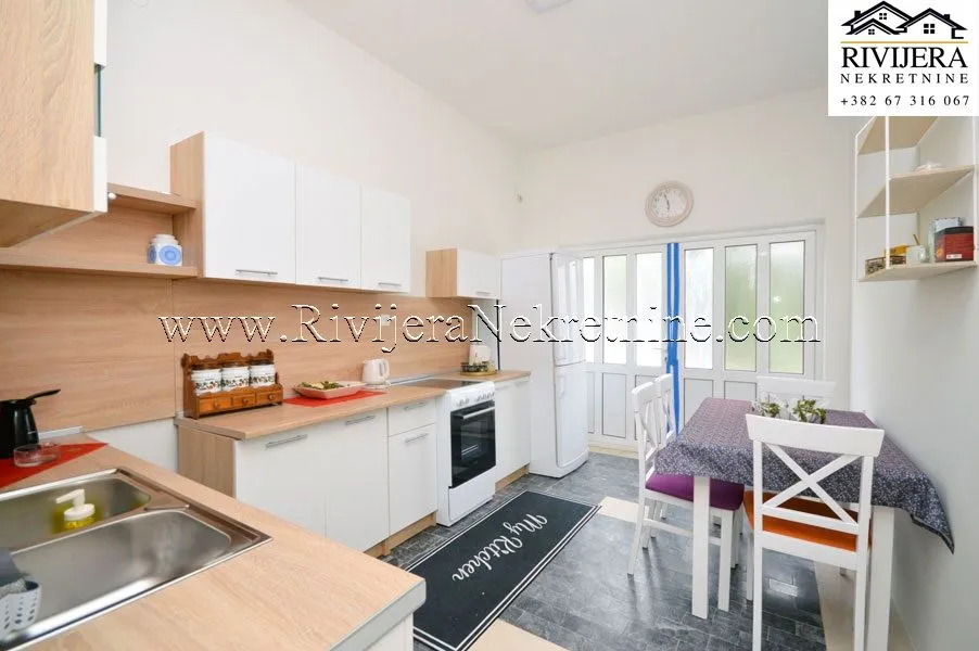 Prodaja, kuća, 130m², Centar, Tivat