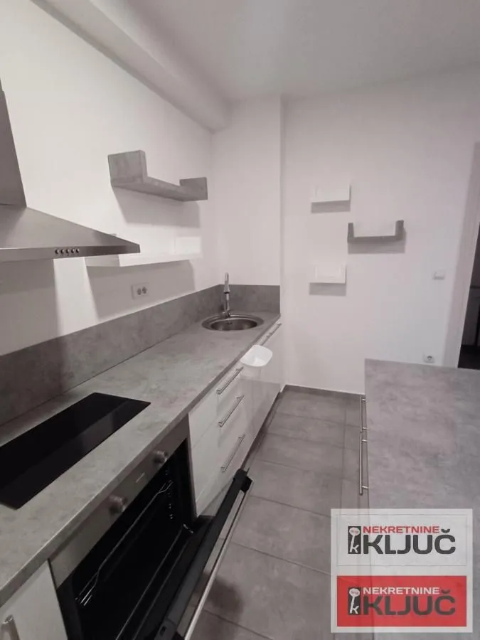 Prodaja, dvosoban stan, 43m², Salajka, Novi Sad Sve Podlokacije