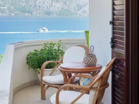 Prodaja, trosoban stan, 72m², Prčanj, Kotor - image 14