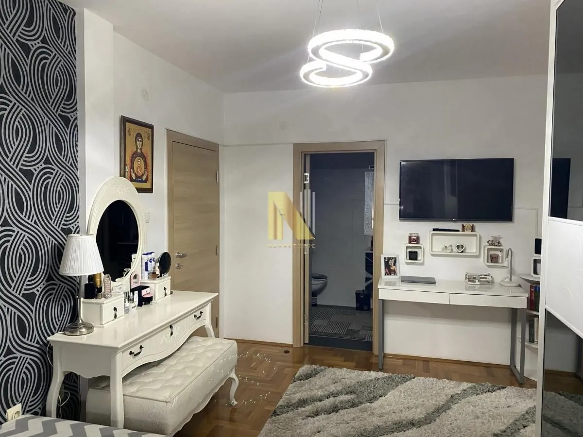Prodaja, četvorosoban stan, 120m², Novo naselje, Novi Sad
