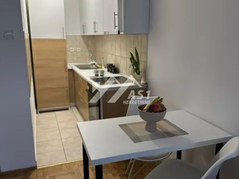 Izdavanje, jednosoban stan, 32m², Bulevar Evrope, Novi Sad Sve Podlokacije - image 7