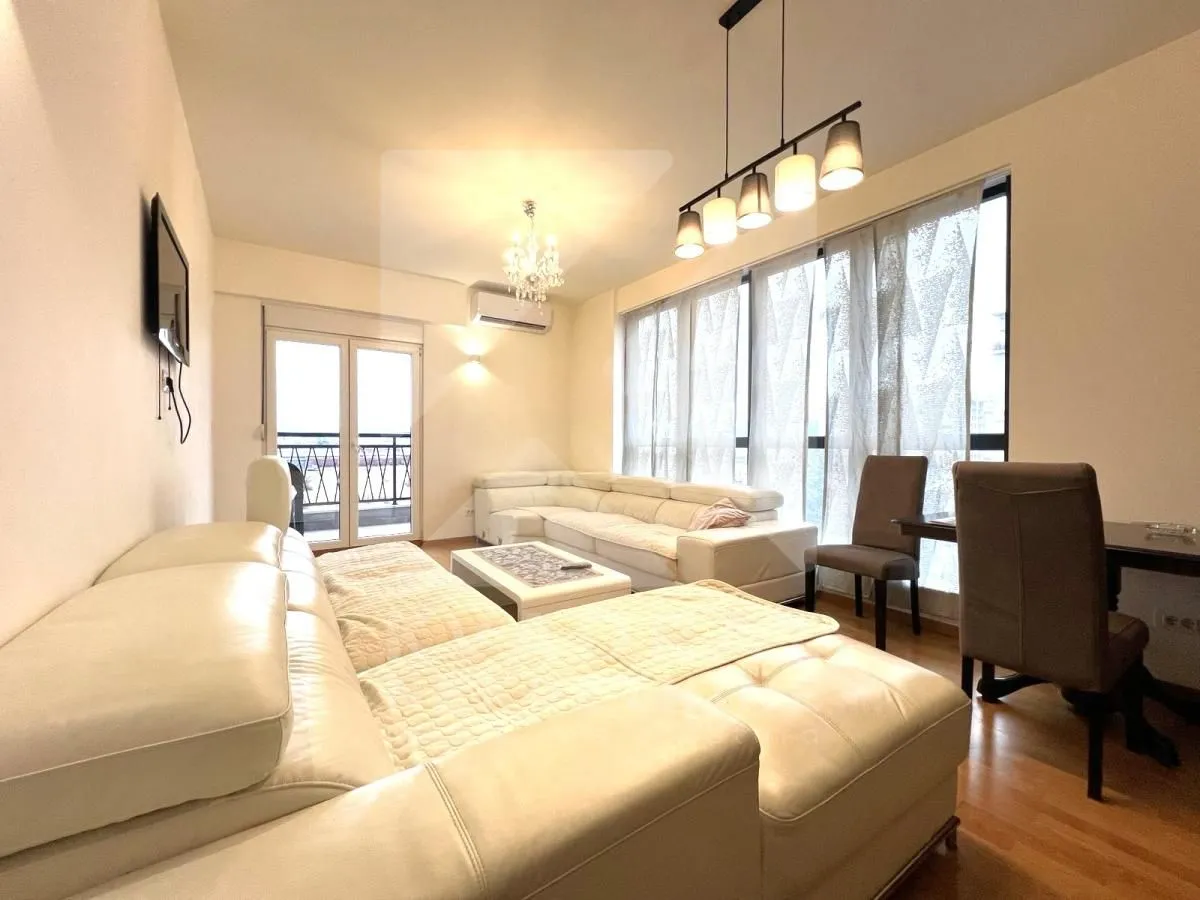 Izdavanje, dvosoban stan, 80m², Stari Aerodrom, Podgorica