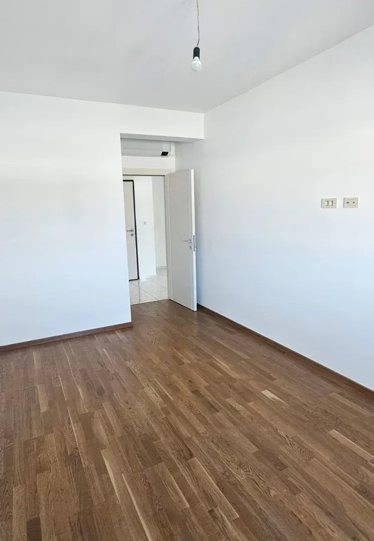 Izdavanje, dvosoban stan, 70m², Zagorič, Podgorica