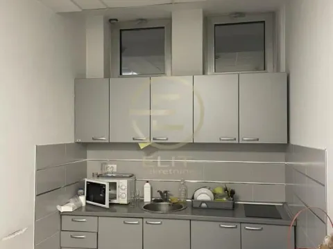 Izdavanje, poslovni prostor, 334m², Bulevar Oslobodjenja, Novi Sad Sve Podlokacije - image 10